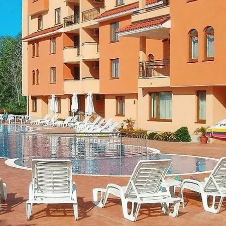 In Kassandra Complex Σάνι Μπιτς