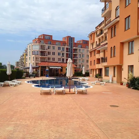 In Kassandra Complex Σάνι Μπιτς